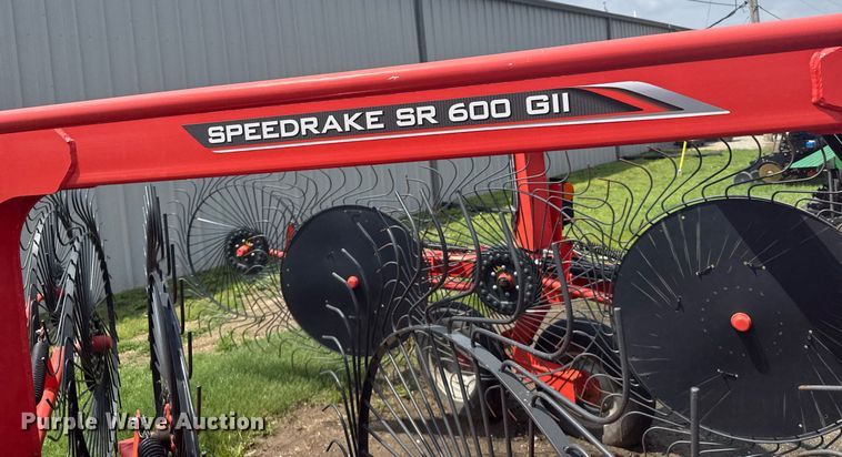 image for item EG6568 Kuhn SR600 GII hay rake