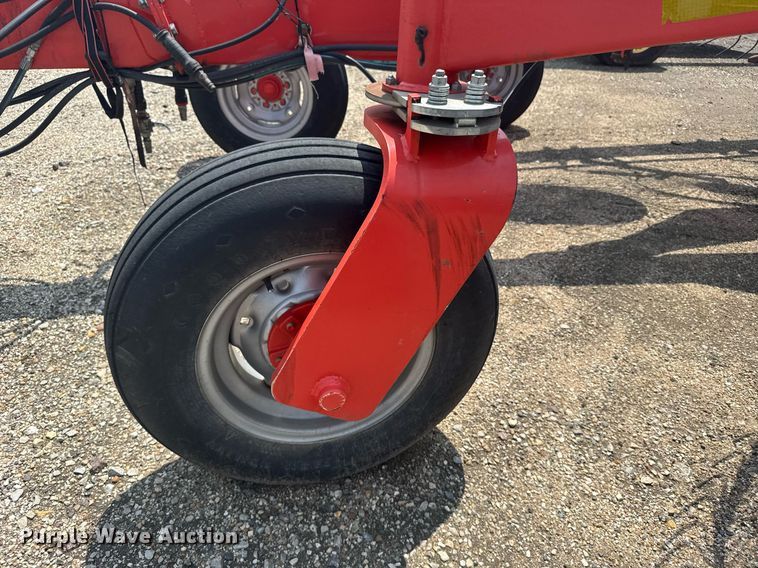 image for item EG6568 Kuhn SR600 GII hay rake