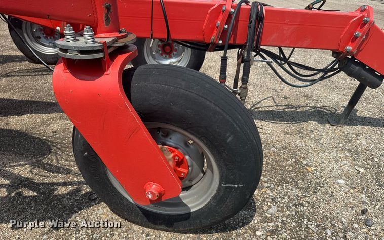 image for item EG6568 Kuhn SR600 GII hay rake