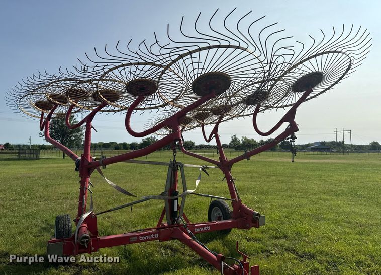 image for item EG8074 Tonutti RCS12 hay rake