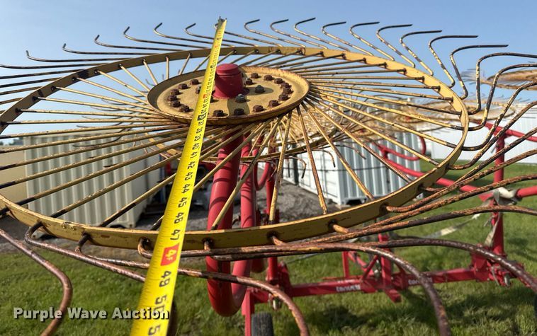 image for item EG8074 Tonutti RCS12 hay rake