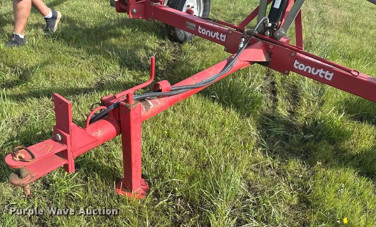 image for item EG8074 Tonutti RCS12 hay rake