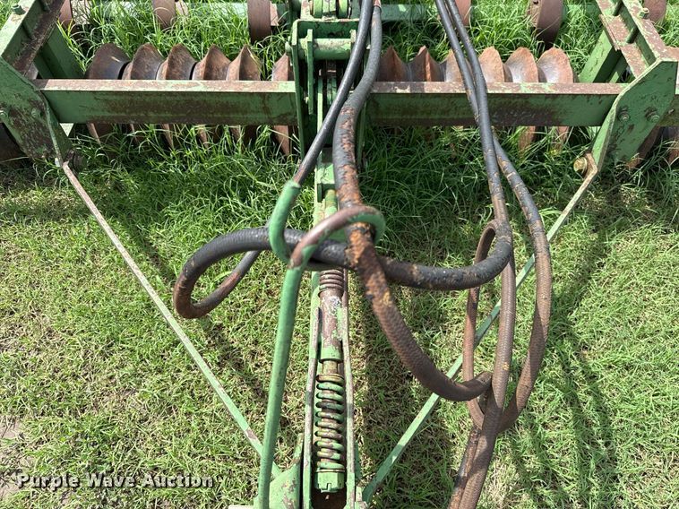 image for item EJ4686 John Deere cultipacker