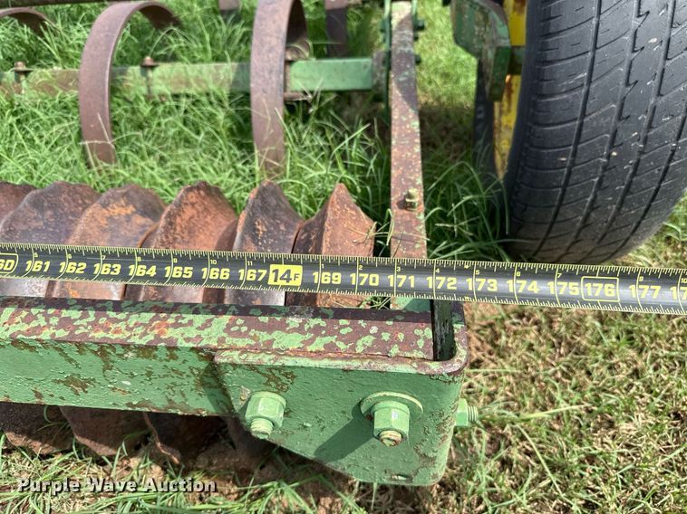 image for item EJ4686 John Deere cultipacker