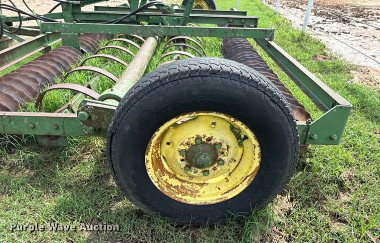 image for item EJ4686 John Deere cultipacker