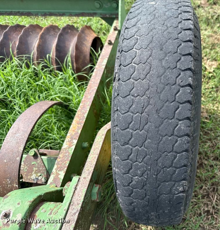 image for item EJ4686 John Deere cultipacker