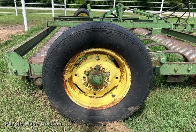 image for item EJ4686 John Deere cultipacker