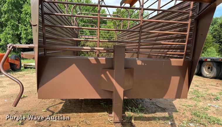 image for item EJ8696 Gooseneck Trailer  7820 livestock trailer