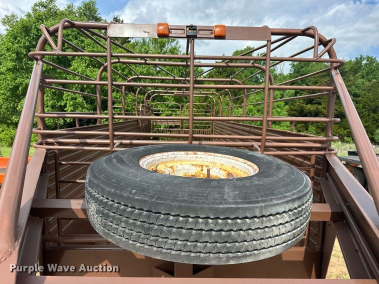 image for item EJ8696 Gooseneck Trailer  7820 livestock trailer