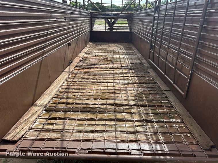 image for item EJ8696 Gooseneck Trailer  7820 livestock trailer