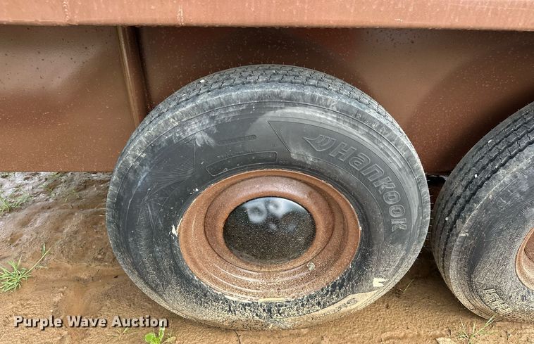 image for item EJ8696 Gooseneck Trailer  7820 livestock trailer