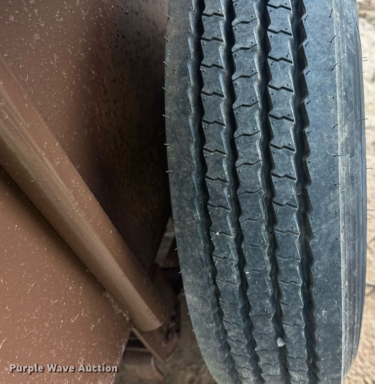 image for item EJ8696 Gooseneck Trailer  7820 livestock trailer