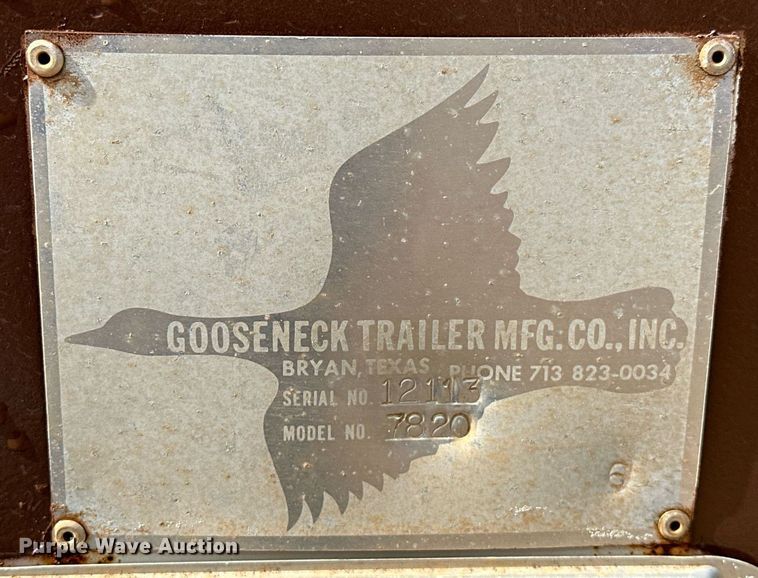 image for item EJ8696 Gooseneck Trailer  7820 livestock trailer