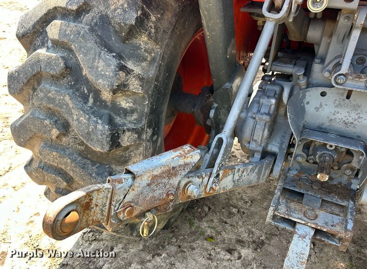 image for item EK8184 Kioti DK35 MFWD tractor