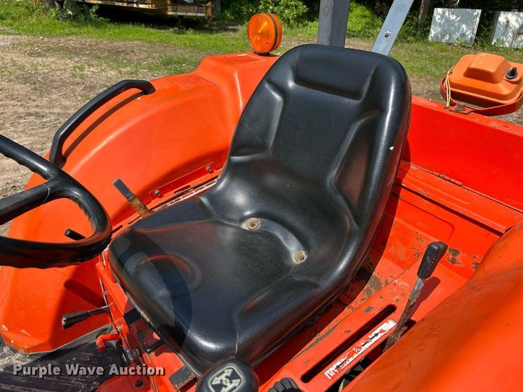 image for item EK8184 Kioti DK35 MFWD tractor