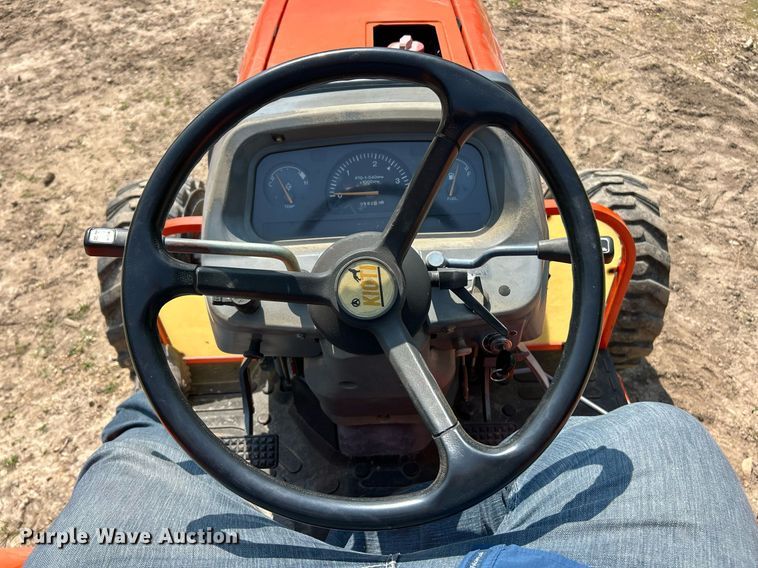 image for item EK8184 Kioti DK35 MFWD tractor