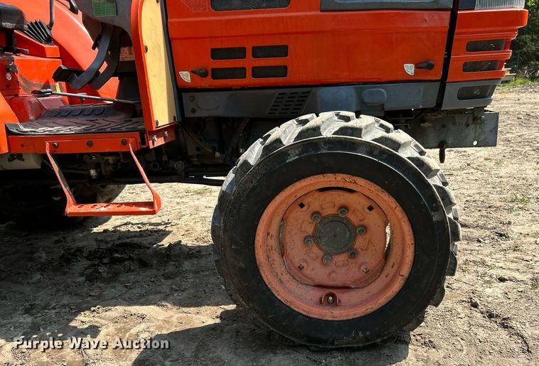 image for item EK8184 Kioti DK35 MFWD tractor