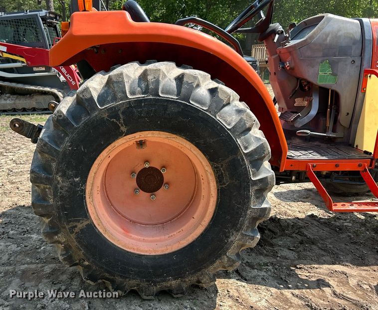 image for item EK8184 Kioti DK35 MFWD tractor