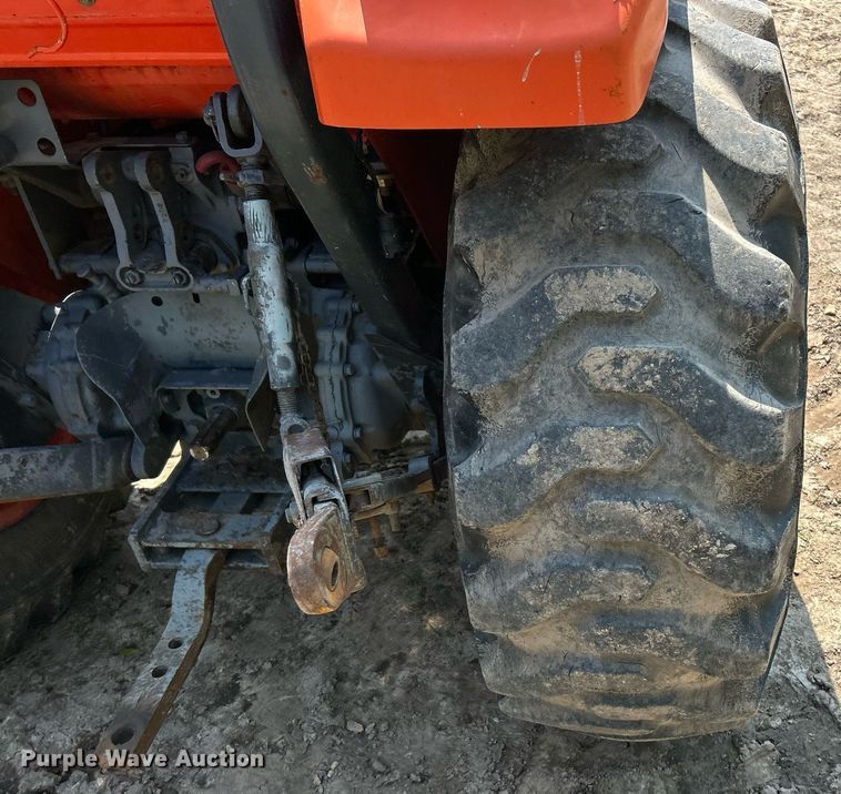 image for item EK8184 Kioti DK35 MFWD tractor