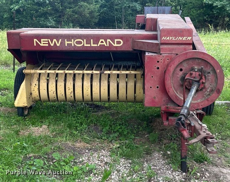 image for item EK8186 Sperry New Holland 310 small square baler