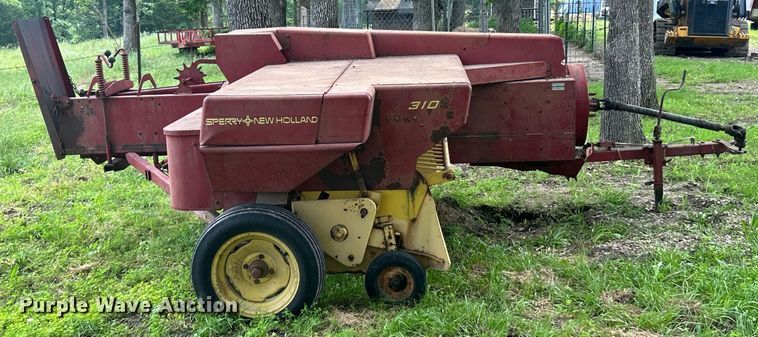 image for item EK8186 Sperry New Holland 310 small square baler
