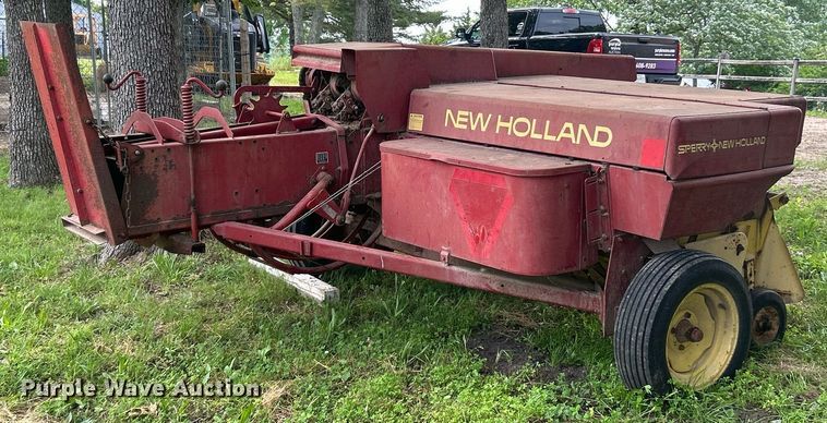 image for item EK8186 Sperry New Holland 310 small square baler