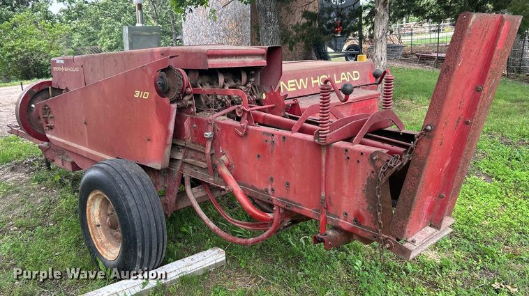 image for item EK8186 Sperry New Holland 310 small square baler