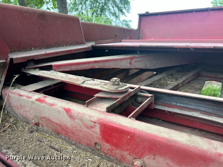 image for item EK8186 Sperry New Holland 310 small square baler