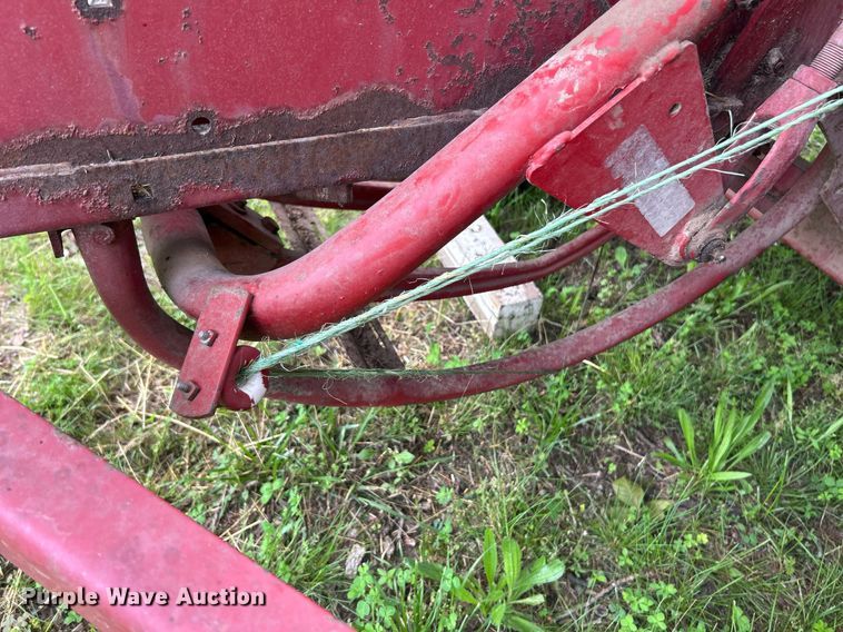 image for item EK8186 Sperry New Holland 310 small square baler