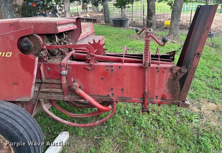 image for item EK8186 Sperry New Holland 310 small square baler