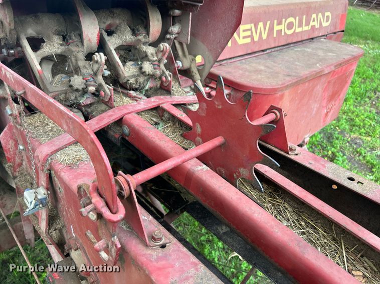 image for item EK8186 Sperry New Holland 310 small square baler