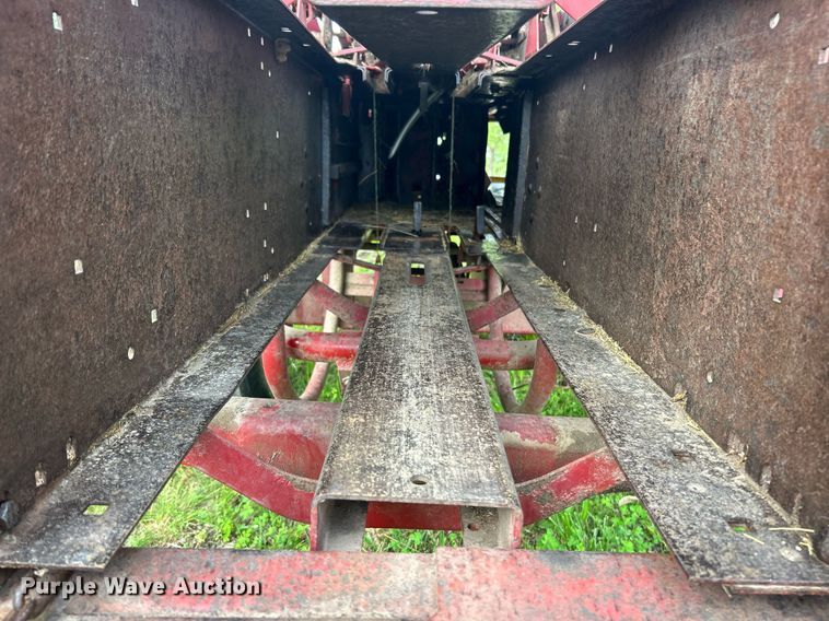 image for item EK8186 Sperry New Holland 310 small square baler