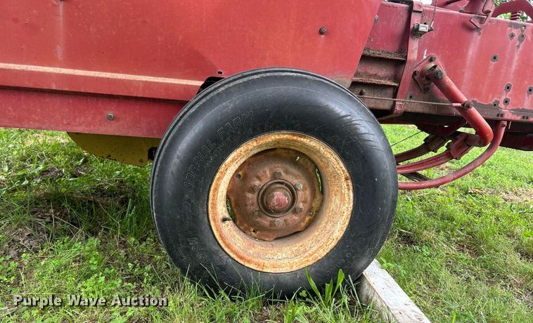 image for item EK8186 Sperry New Holland 310 small square baler