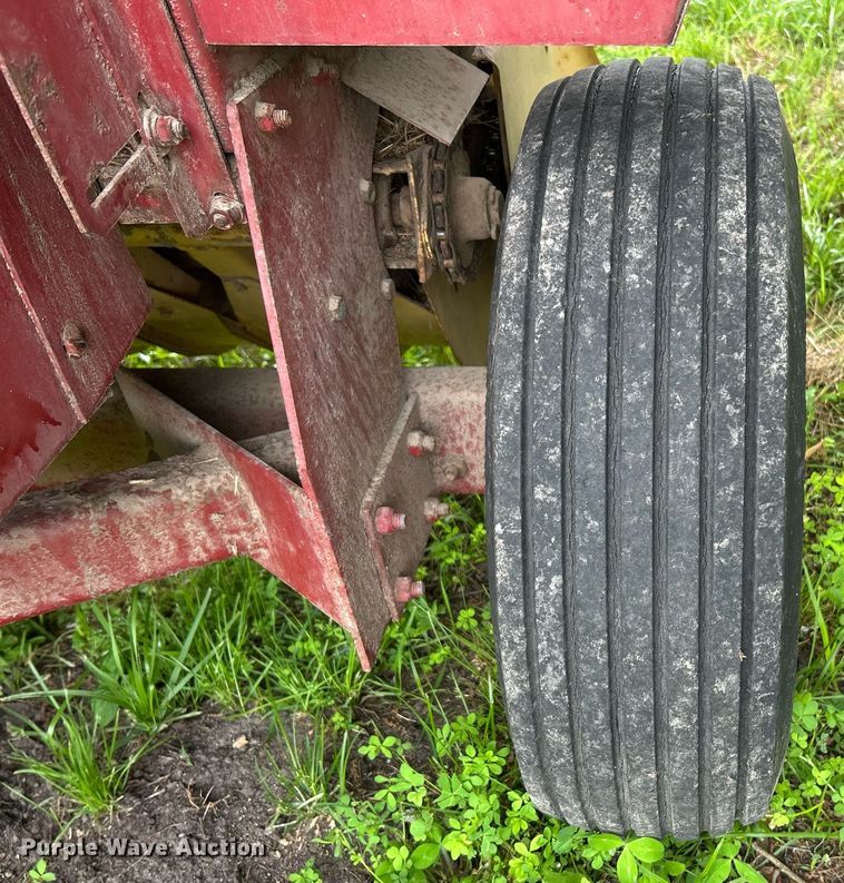 image for item EK8186 Sperry New Holland 310 small square baler