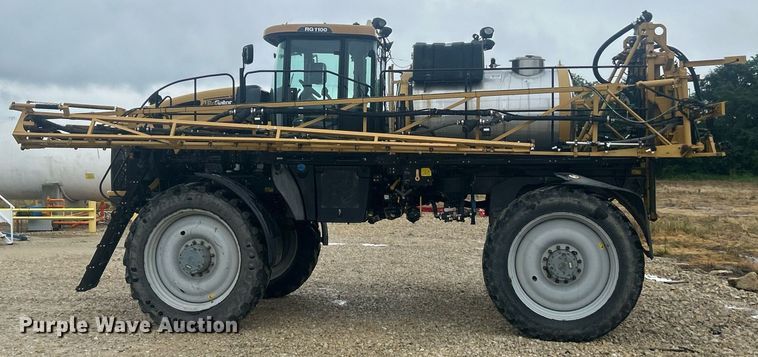 image for item EK8187 2012 Rogator RG1100 sprayer