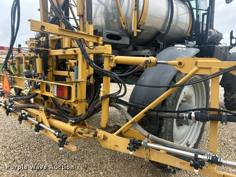 image for item EK8187 2012 Rogator RG1100 sprayer