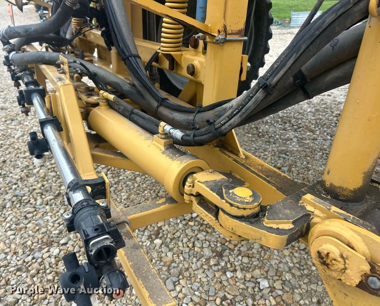 image for item EK8187 2012 Rogator RG1100 sprayer