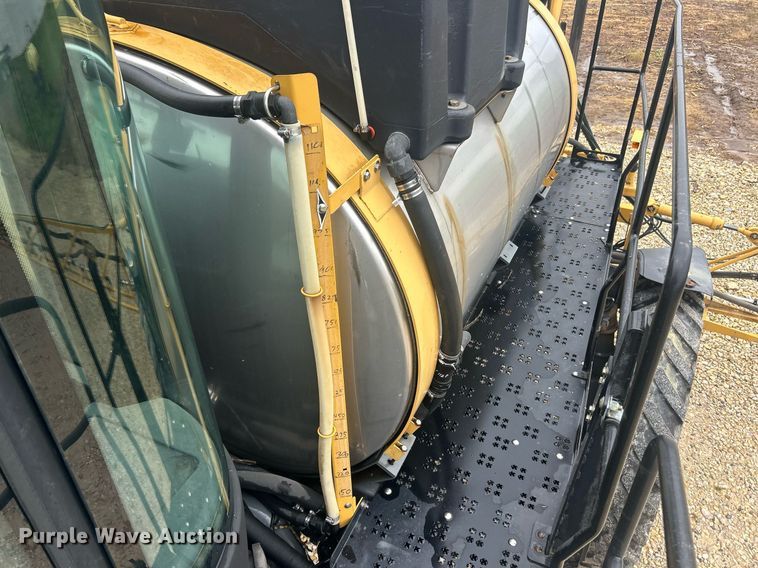 image for item EK8187 2012 Rogator RG1100 sprayer