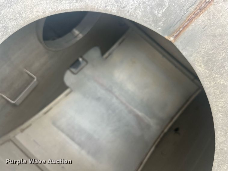 image for item EK8187 2012 Rogator RG1100 sprayer