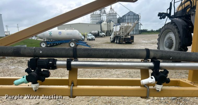 image for item EK8187 2012 Rogator RG1100 sprayer