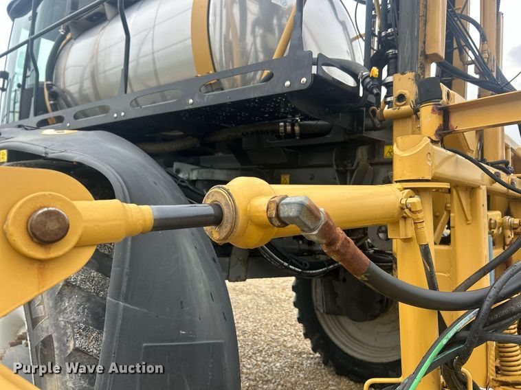 image for item EK8187 2012 Rogator RG1100 sprayer