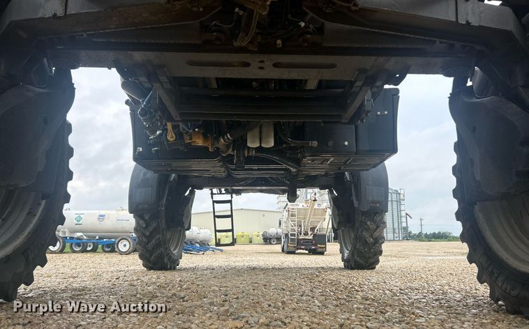 image for item EK8187 2012 Rogator RG1100 sprayer