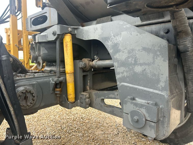 image for item EK8187 2012 Rogator RG1100 sprayer