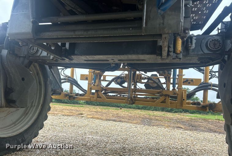 image for item EK8187 2012 Rogator RG1100 sprayer