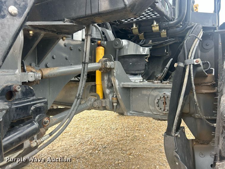 image for item EK8187 2012 Rogator RG1100 sprayer