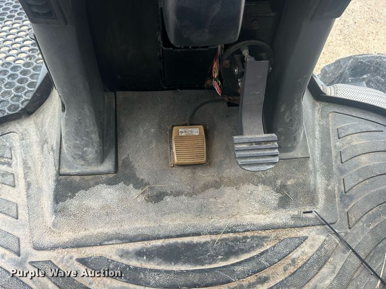 image for item EK8187 2012 Rogator RG1100 sprayer