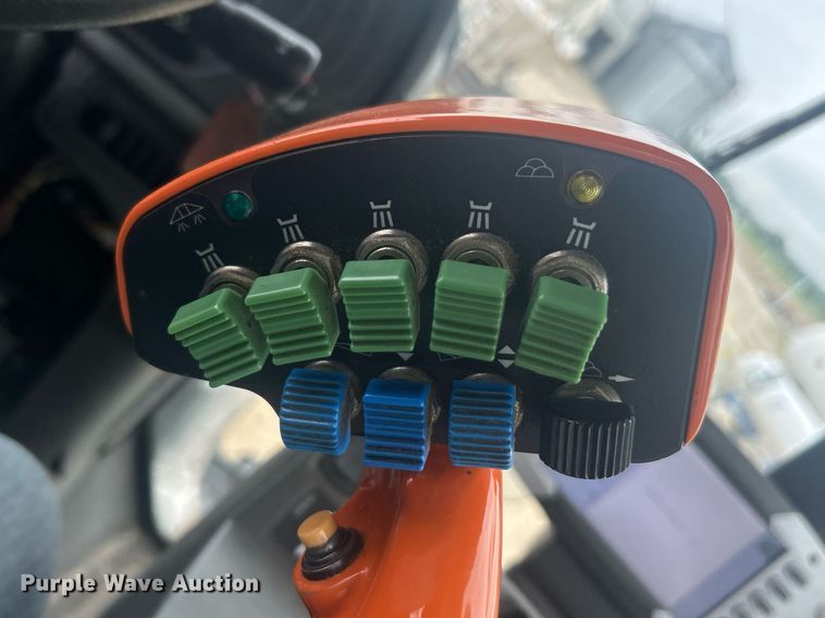 image for item EK8187 2012 Rogator RG1100 sprayer