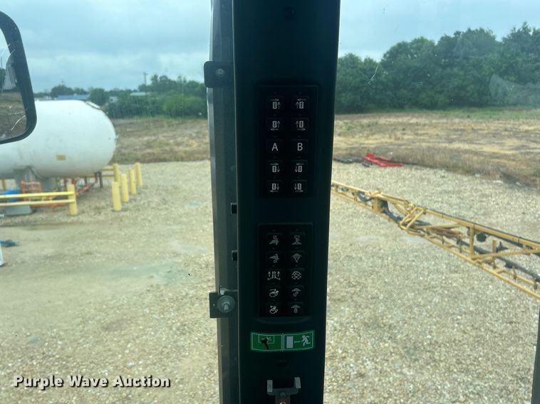 image for item EK8187 2012 Rogator RG1100 sprayer