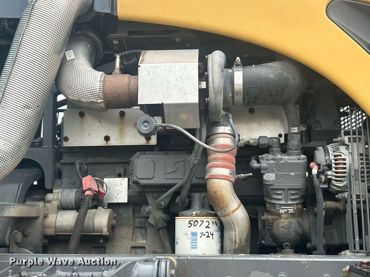 image for item EK8187 2012 Rogator RG1100 sprayer