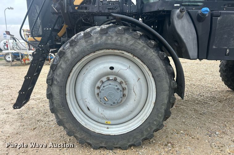 image for item EK8187 2012 Rogator RG1100 sprayer